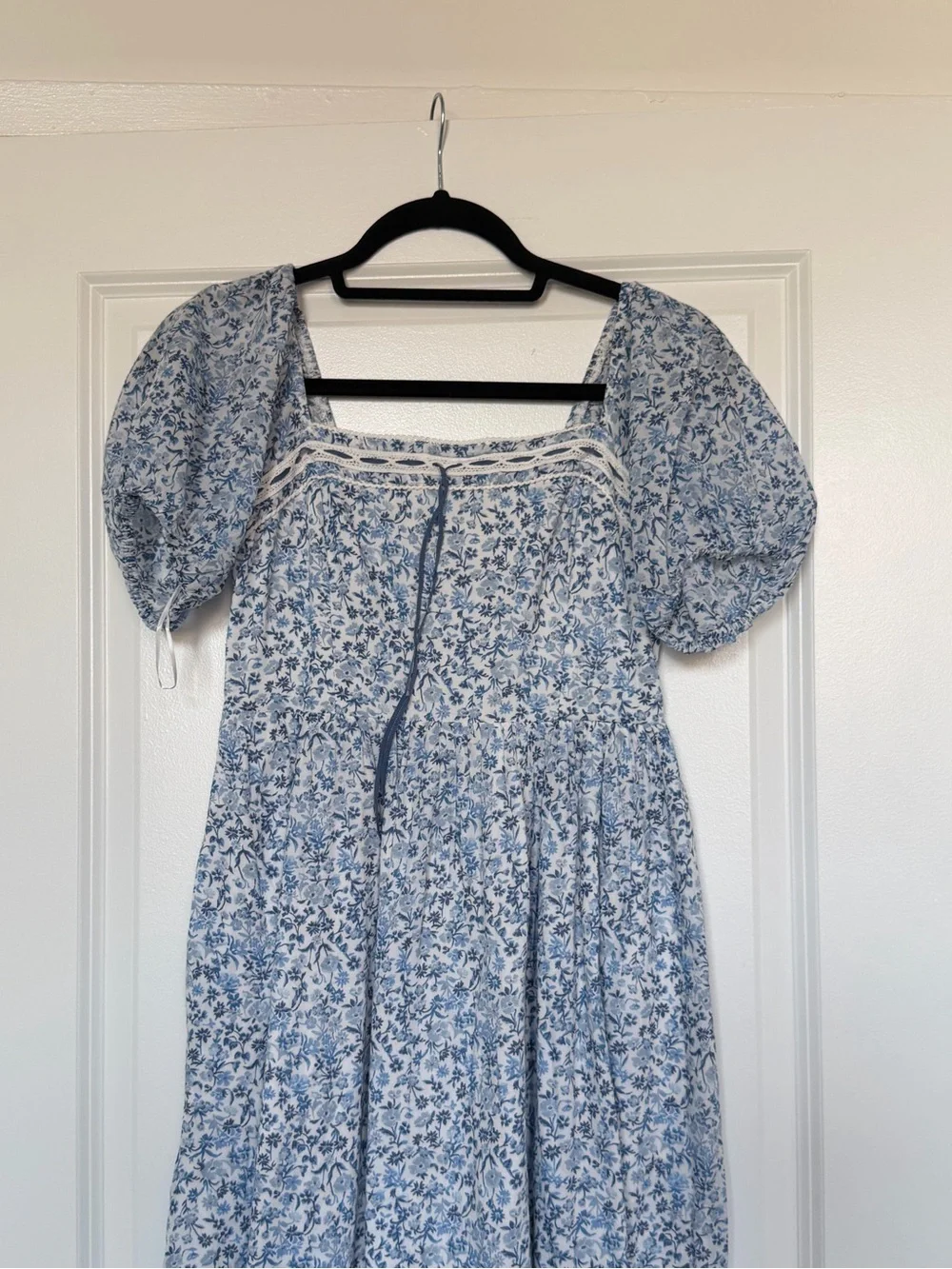 Blue Floral Puff-Sleeve Maxi Dress